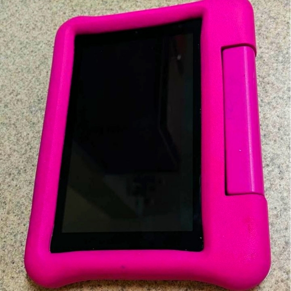 kids Amazon tablet - Picture 1 of 3